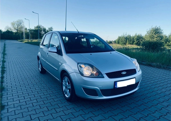 Ford Fiesta cena 8900 przebieg: 236400, rok produkcji 2007 z Sztum małe 379